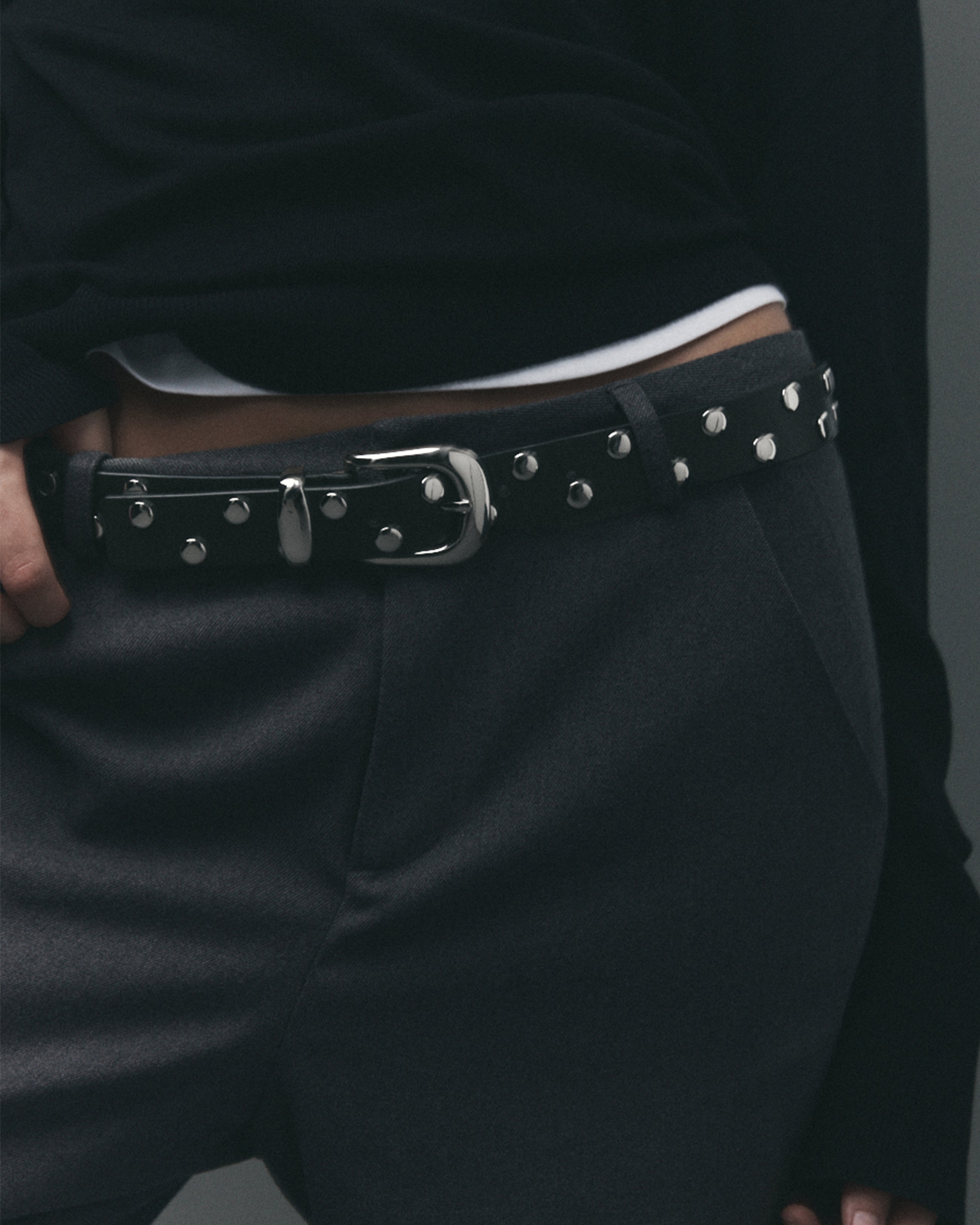 JUNIPER STUDDED LEATHER BELT